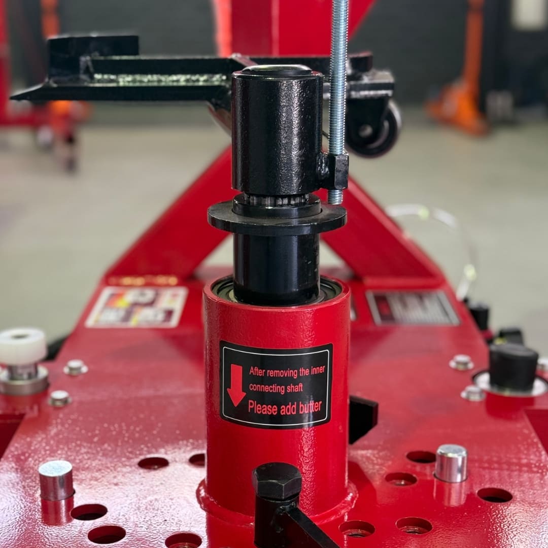 Snaptech Mobile Truck Tyre Changer